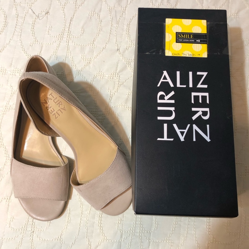 Women flats